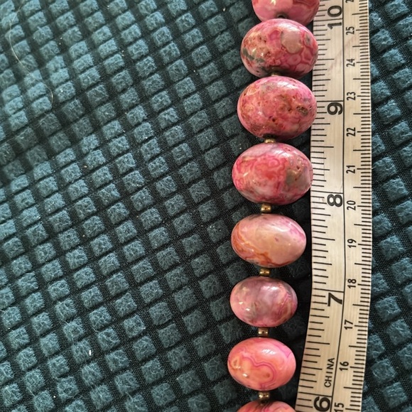 VTG Polished Faux Swirl Coral Beaded Necklace Choker Style 17” Hook Close - Picture 6 of 6